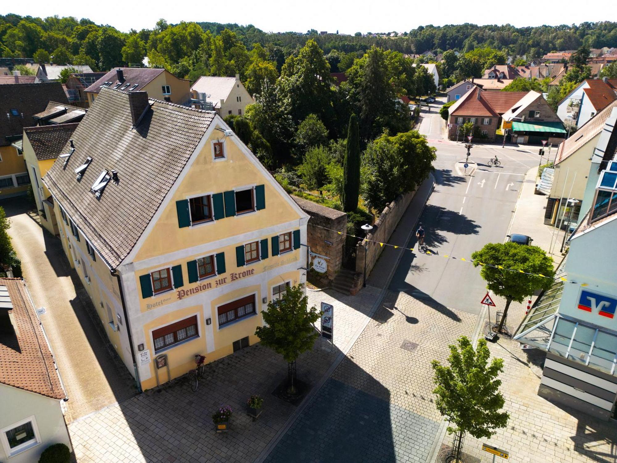 Hotel Garni Pension Zur Krone Hilpoltstein Exterior foto