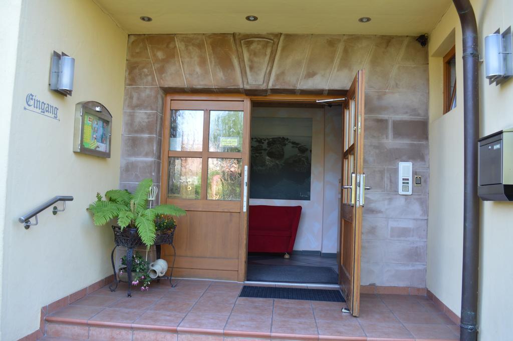 Hotel Garni Pension Zur Krone Hilpoltstein Exterior foto